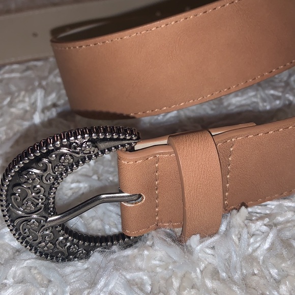 Accessories - 💥$10 SALE💥NWT! 40” Women’s Belt